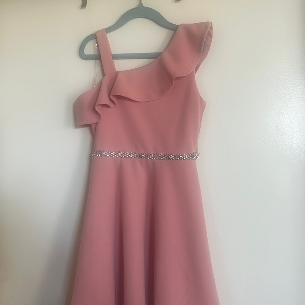 Salmon pink girls dress!